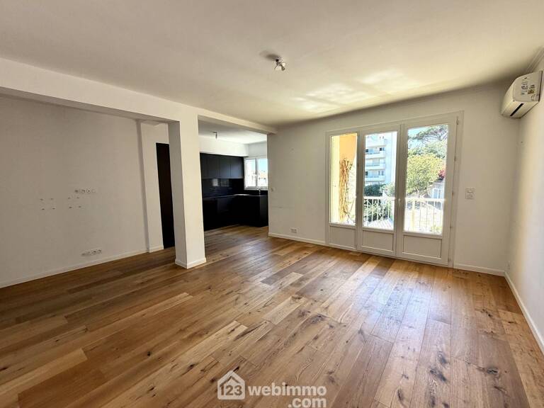 Appartement - 65m² - Bastia — photo 1