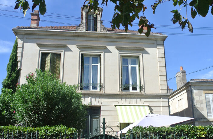 Coup de coeur pour cette belle MAISON BOURGEOISE située en pl — photo 2