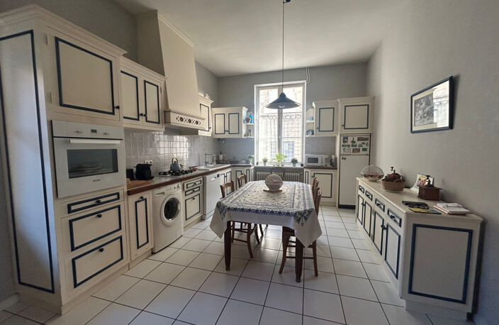 Coup de coeur pour cette belle MAISON BOURGEOISE située en pl — photo 4