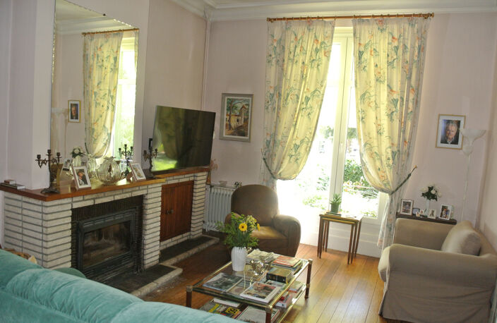 Coup de coeur pour cette belle MAISON BOURGEOISE située en pl — photo 5