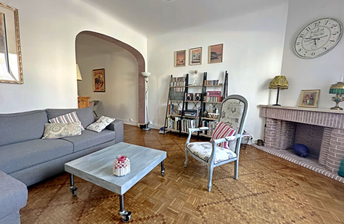 Maison meublée avec jardin, terrasse couverte et dépendance — photo 2