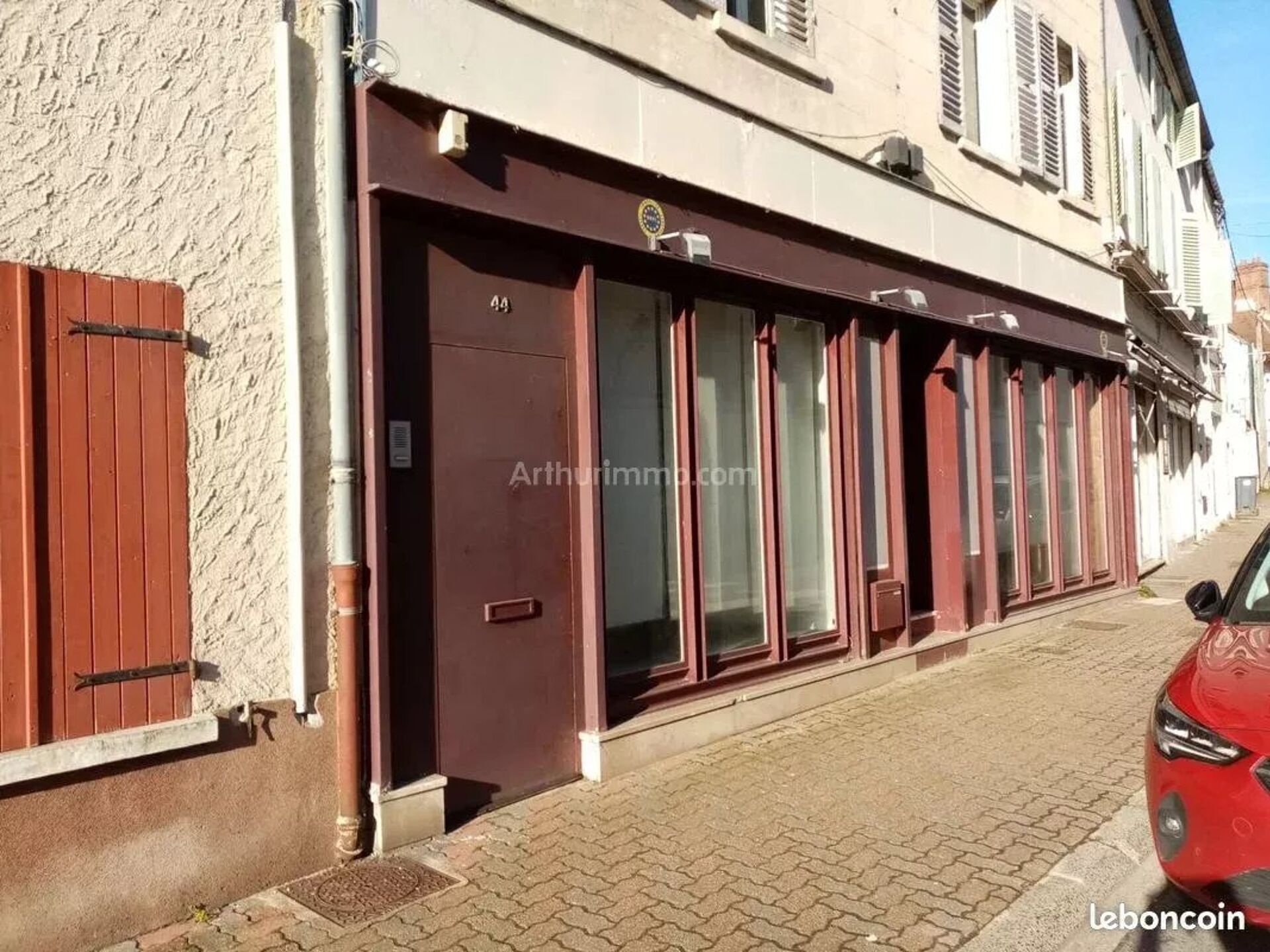 Local commercial 3 pièces 73 m² · à Linas · 73 m² · 1 090 €/mois