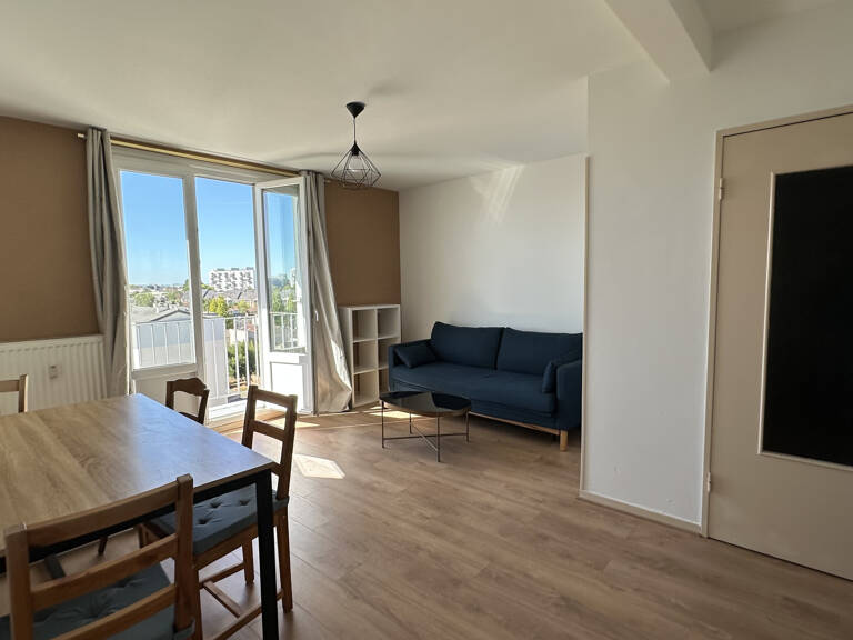T3 MEUBLÉ AVEC BALCON   SECTEUR LABUSSIÈRE — photo 1