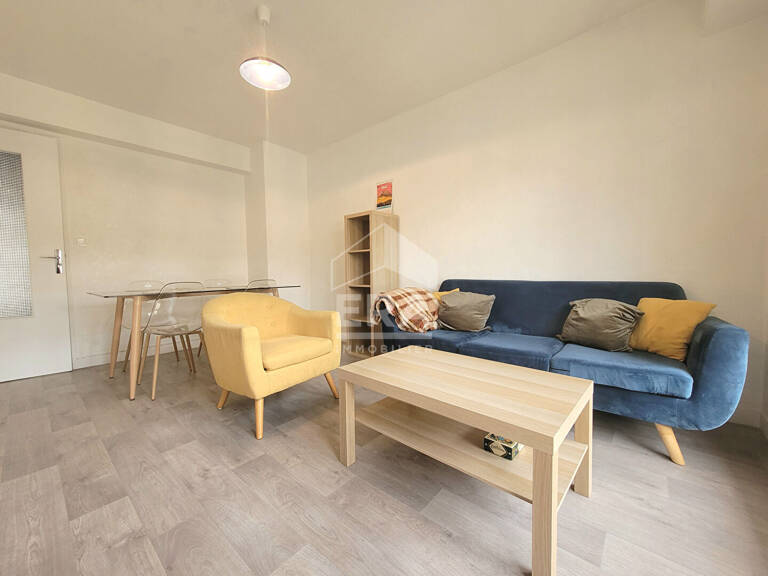 LOCATION MEUBLEE - PAU - Secteur Verdun : Appartement T3 de 63m²  avec 2 balcons et parking — photo 1