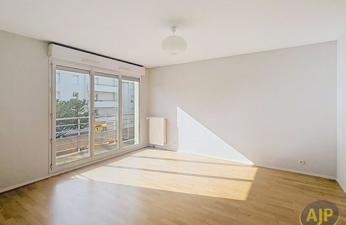 Appartement - 2 chambres - garage - cave - balcon — photo 2