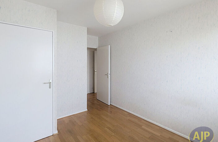 Appartement - 2 chambres - garage - cave - balcon — photo 4
