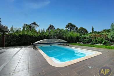 Maison 6 pièces 622745 €