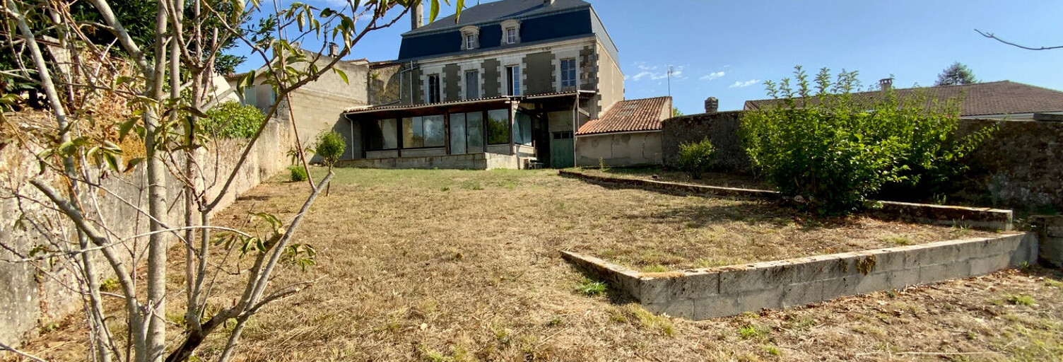 Maison 12 Pièces 370 m² à vendre à Montendre (17130)