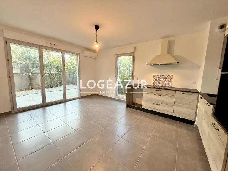 VENTE APPARTEMENT REZ DE JARDIN ANTIBES - COMBES - 2 CHAMBRES — photo 1