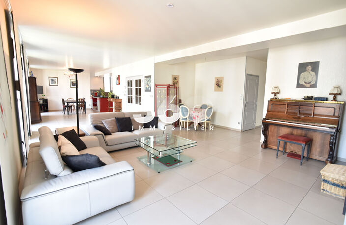 AIX-LES-BAINS Appartement T3 de 202 m² avec potentiel exceptionnel — photo 3