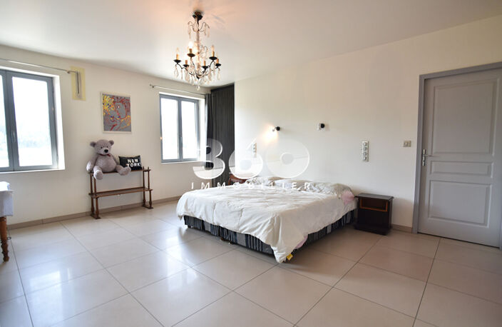 AIX-LES-BAINS Appartement T3 de 202 m² avec potentiel exceptionnel — photo 4