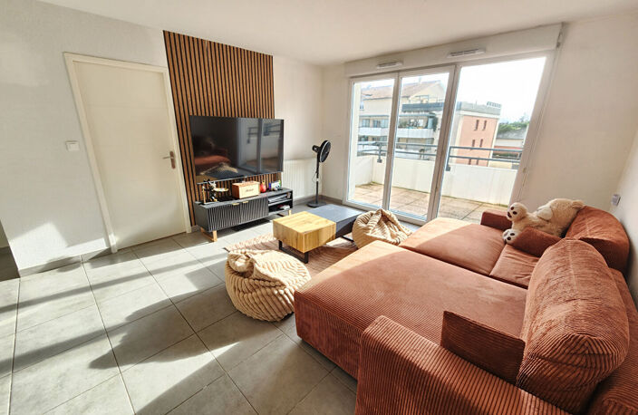 Appartement 31200 Toulouse  T3 lumineux avec terrasse - parking, AU CALME 62m² — photo 2