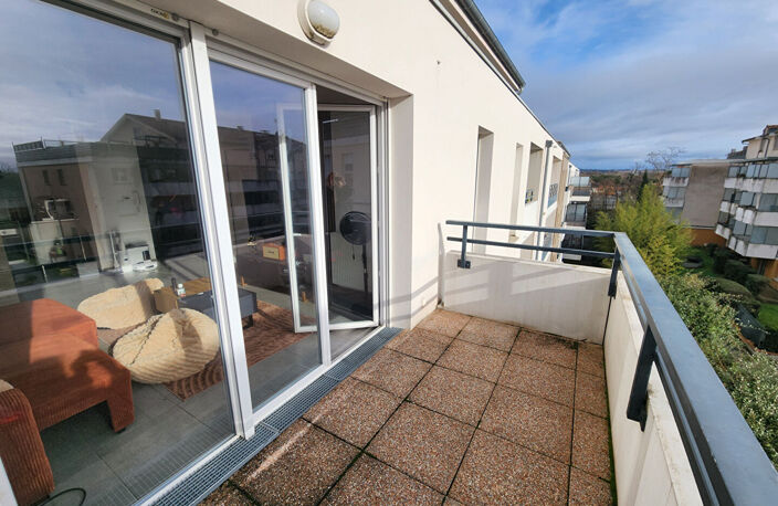 Appartement 31200 Toulouse  T3 lumineux avec terrasse - parking, AU CALME 62m² — photo 3