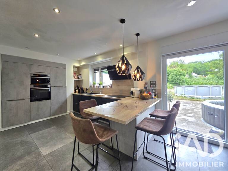Vente Maison/villa 8 pièces — photo 1