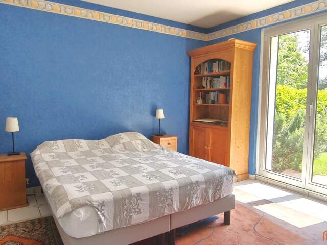 Une maison pensée pour la vie de famille, dans une résidence dédiée aux enfants — photo du bien