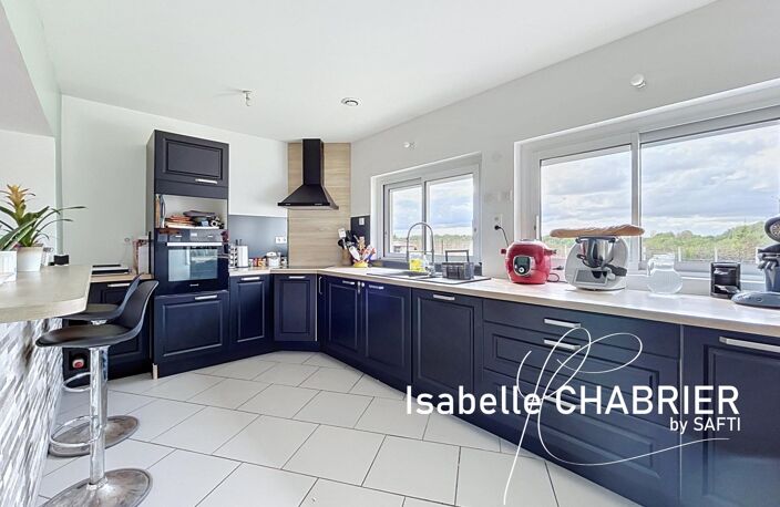 MAISON FAMILIALE 6 CHAMBRES ET DÉPENDANCES — photo 2