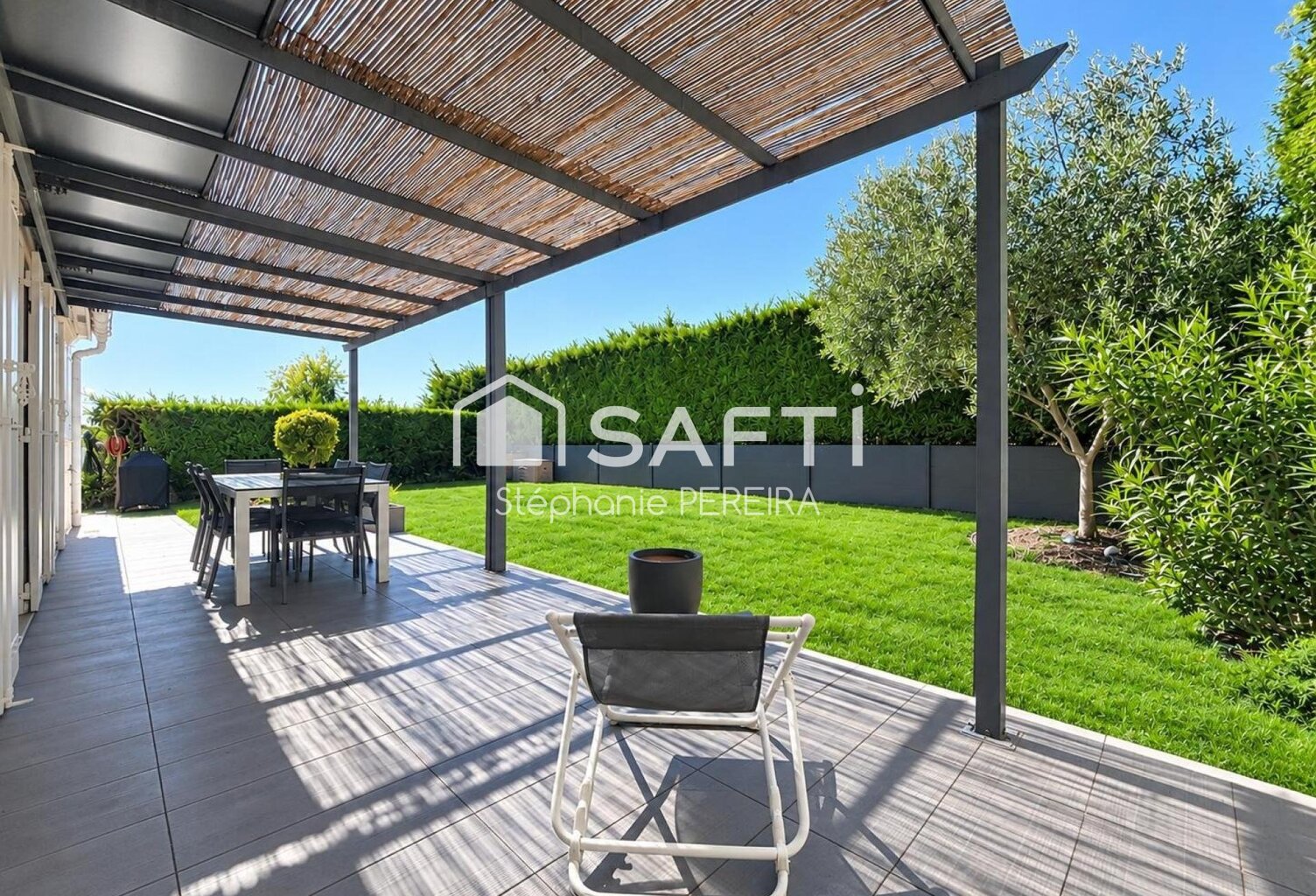 Maison climatisée avec jardin et garage — photo 1