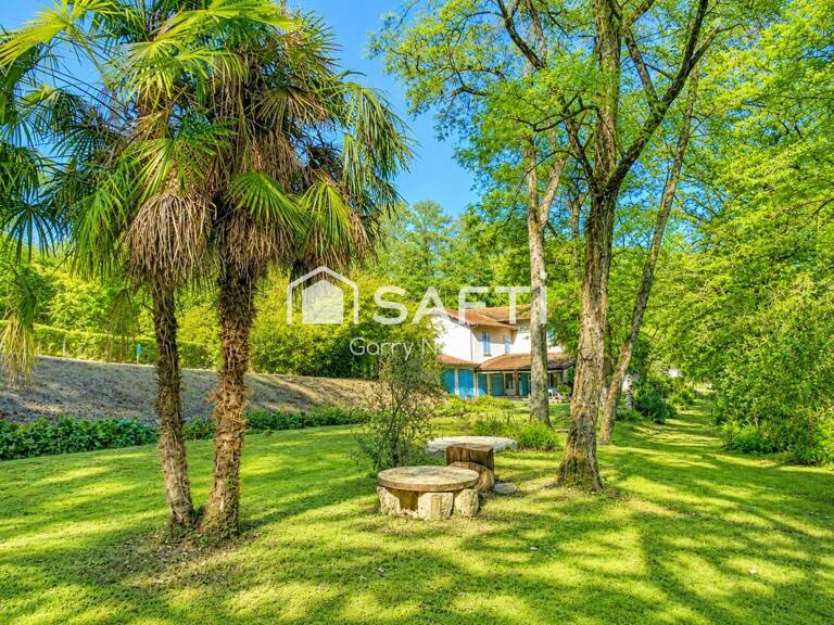 Maison  4 chambres, dépendances et 2 326 m² de terrain — photo 1