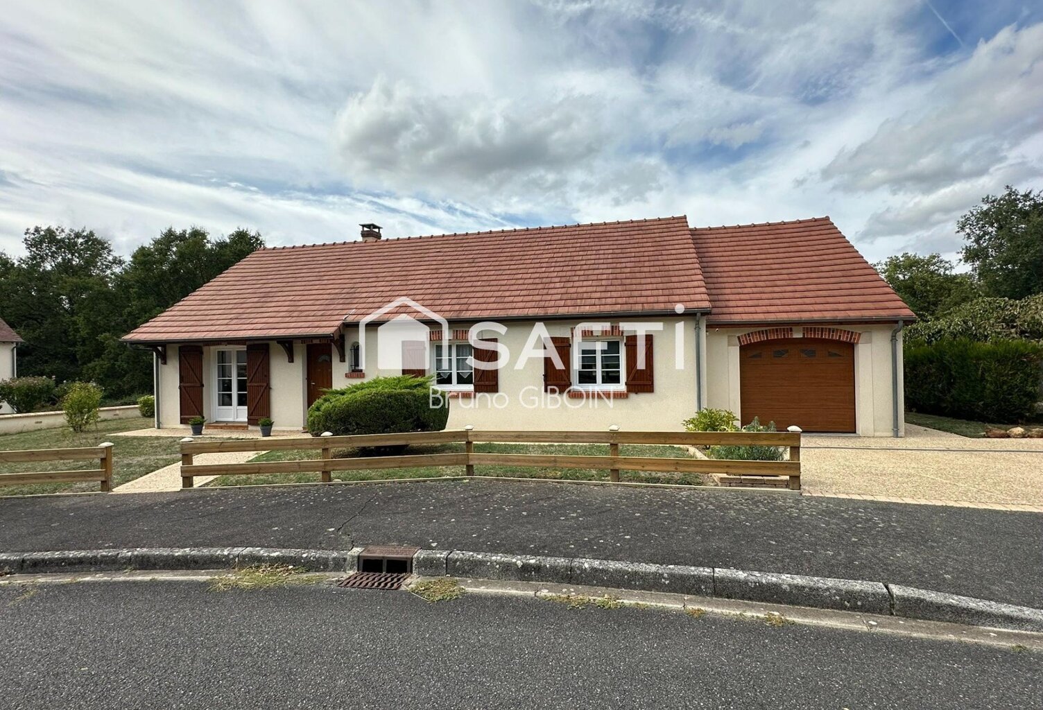 Pavillon 110 m², 4 pièces, 3 chambres, garage. — photo 1