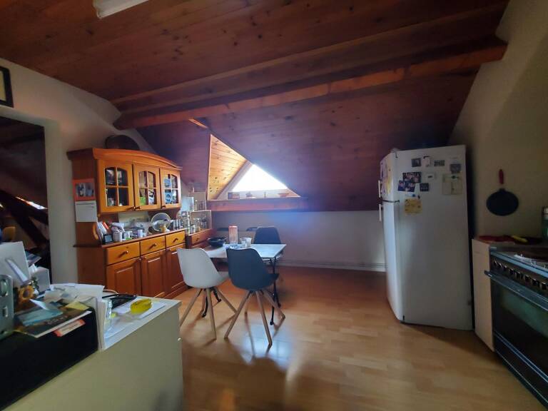 Appartement T3+1 sous combles, 100m2 carrez, à rénover proche de toutes commodités — photo 1