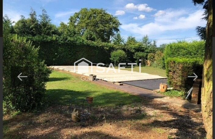 Maison avec piscine sur beau terrain arboré — photo 2