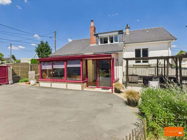 MAISON FAMILIALE DE 160 M² EN PLEIN CENTRE-VILLE DE MAYENNE — photo du bien