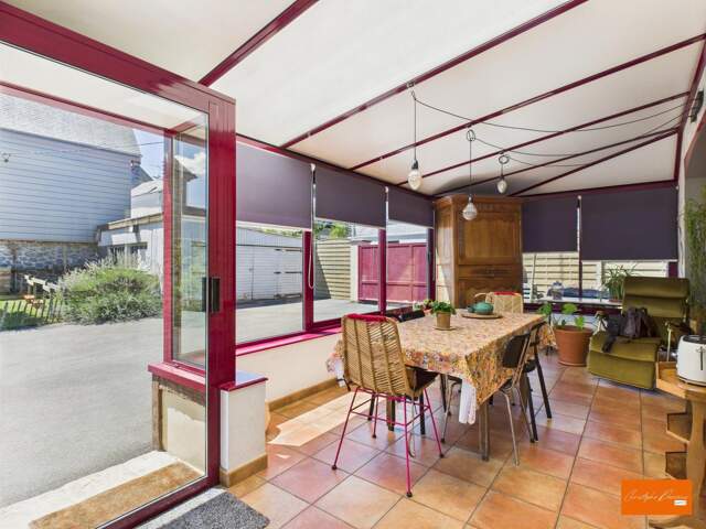 MAISON FAMILIALE DE 160 M² EN PLEIN CENTRE-VILLE DE MAYENNE — photo du bien