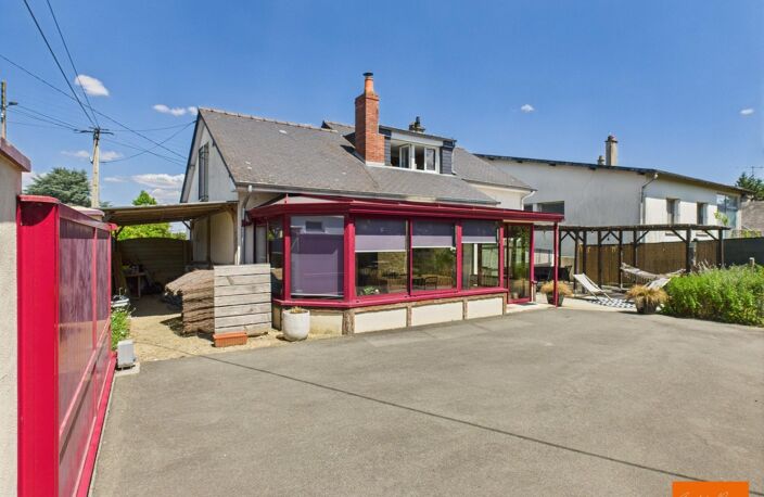 MAISON FAMILIALE DE 160 M² EN PLEIN CENTRE-VILLE DE MAYENNE — photo 2
