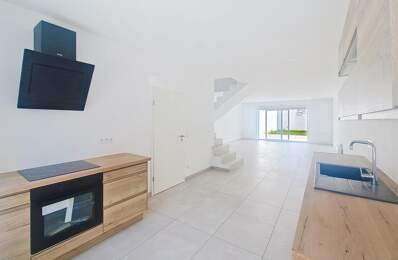 Maison entièrement rénovée avec 3 chambres, 1 bureau, terrasse et jardin aux portes des frontières ! — photo du bien
