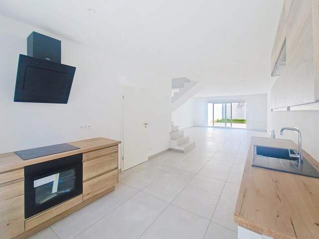 Maison entièrement rénovée avec 3 chambres, 1 bureau, terrasse et jardin aux portes des frontières ! — photo du bien