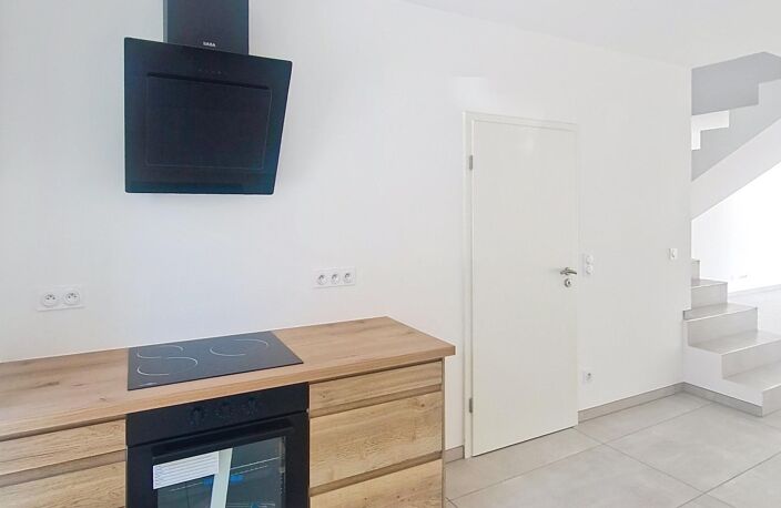 Maison entièrement rénovée avec 3 chambres, 1 bureau, terrasse et jardin aux portes des frontières ! — photo 3