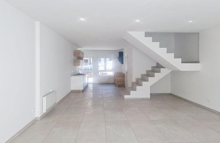 Maison entièrement rénovée avec 3 chambres, 1 bureau, terrasse et jardin aux portes des frontières ! — photo 5