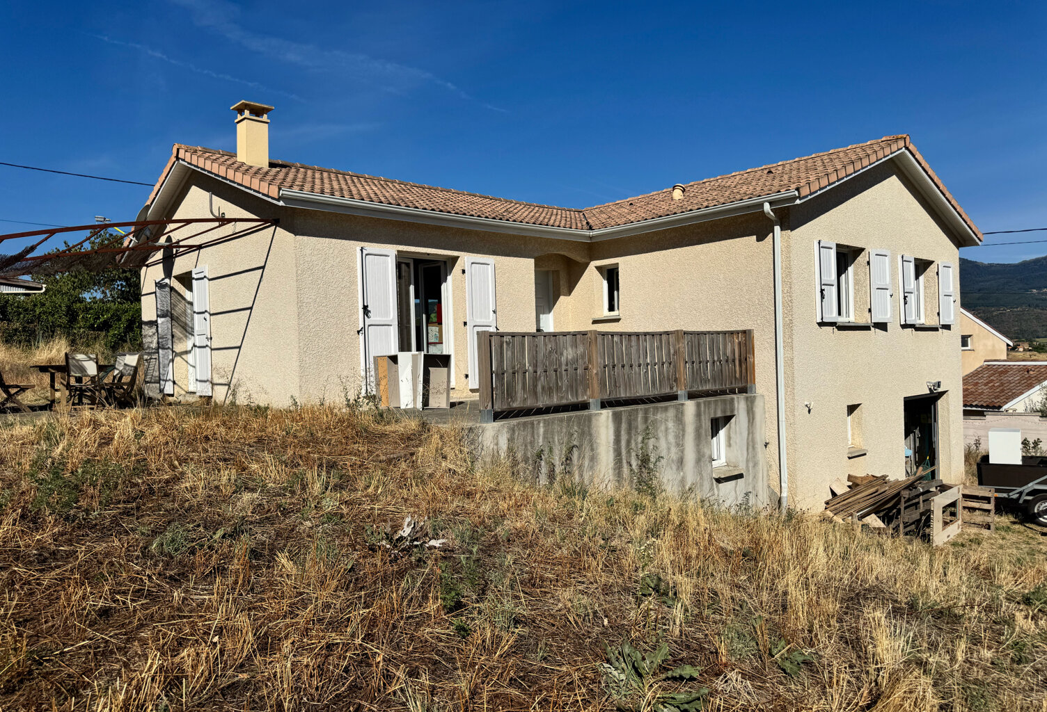 Maison d'habitation sur sous sol complet et terrain de 1100m — photo 1