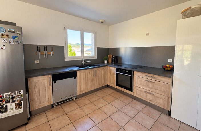 Maison d'habitation sur sous sol complet et terrain de 1100m — photo 5