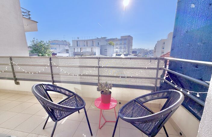 Appartement 3 pièces avec deux balcons cave et parking — photo 3