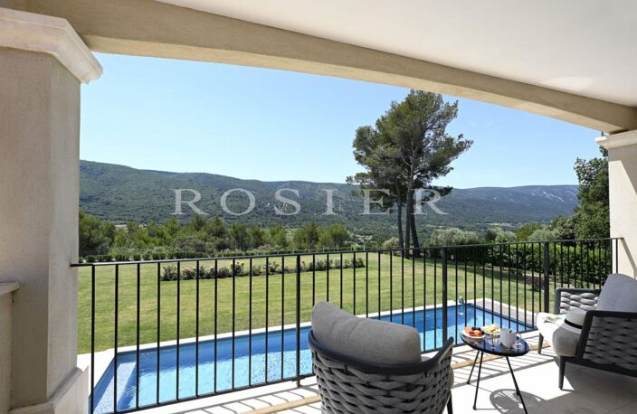 Ménerbes : propriété contemporaine avec piscine et vue sur le Lu — photo 2