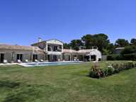 Ménerbes : propriété contemporaine avec piscine et vue sur le Lu — photo 3