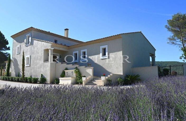 Ménerbes : propriété contemporaine avec piscine et vue sur le Lu — photo 4