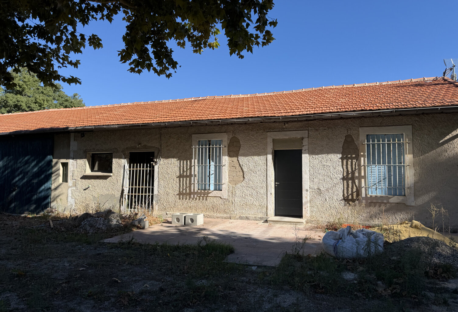 MAISON À RÉNOVER   FORT POTENTIEL   GRAND TERRAIN — photo 1