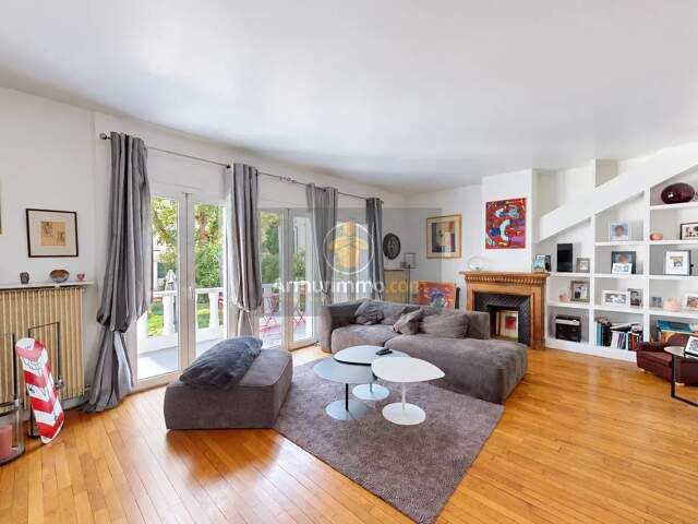 Maison familiale de caractère – Domaine privé et sécurisé – Le Pecq — photo du bien