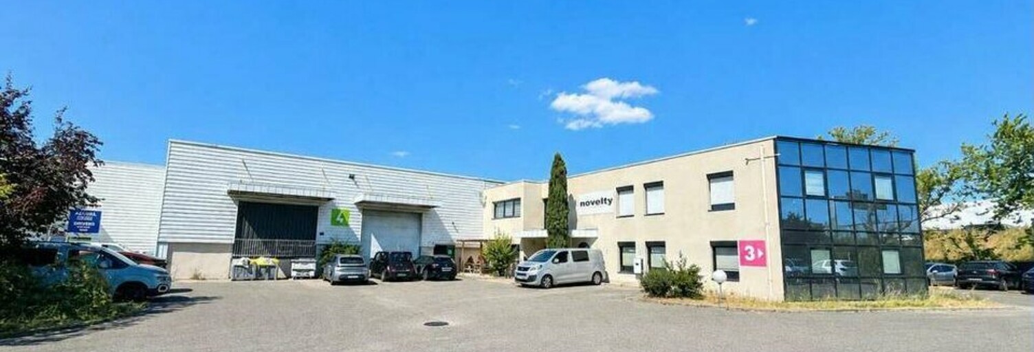 Commerce  2600 m² à louer à Chassieu (69680)