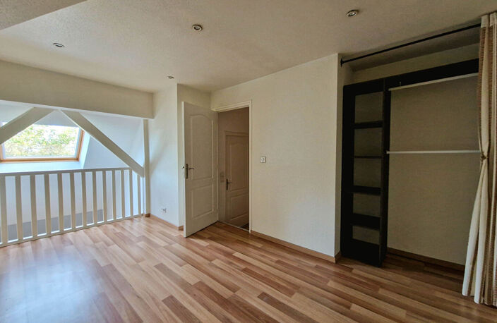 LOCATION : appartement T3 (69 m²) à MULHOUSE — photo 4