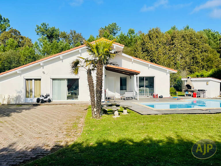 Maison de 200 m² avec grand jardin à Mios avec  piscine — photo 1