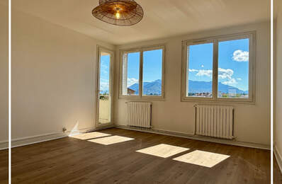 À louer appartement T3 entièrement rénové et baigné de lumière — photo du bien