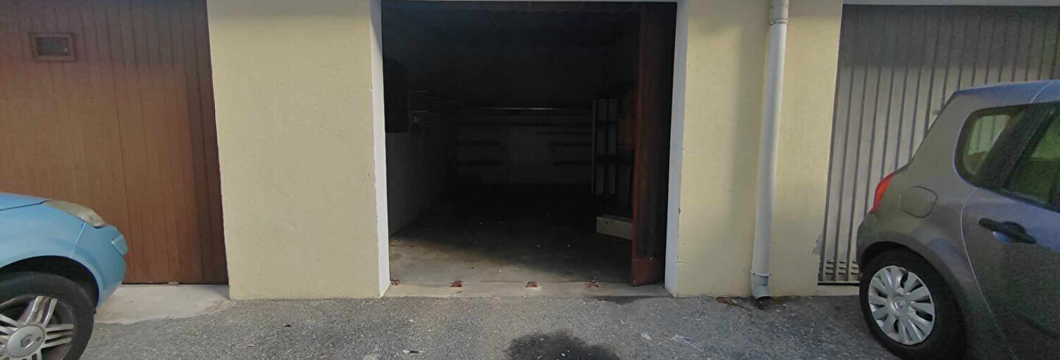 Garage  17 m² à louer à Marseille 5 (13005)