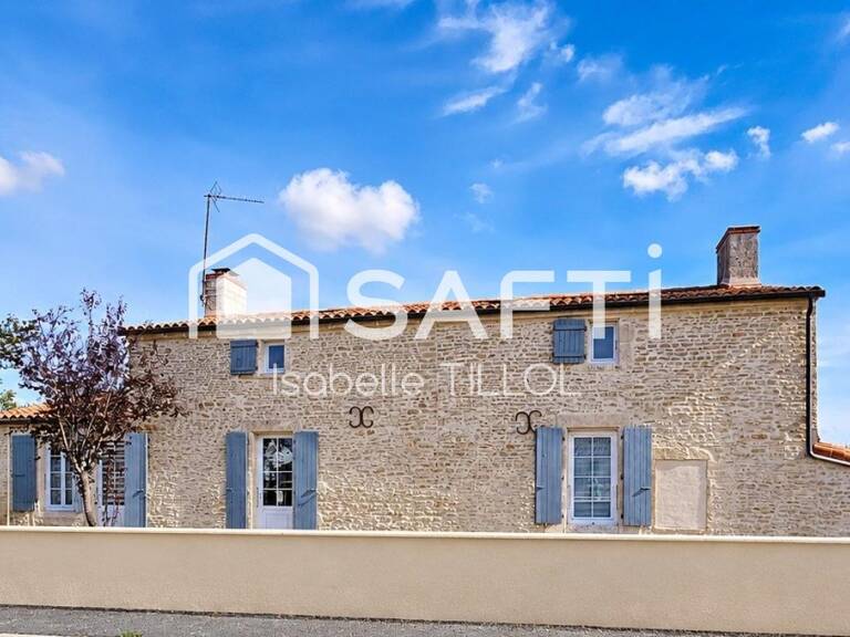 Maison ancienne rénovée et dépéndances — photo 1