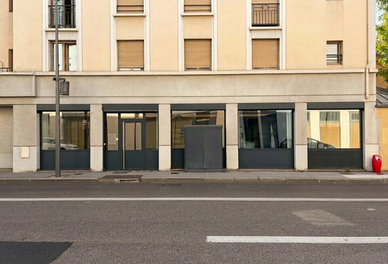 LOCAL COMMERCIAL à LOUER — photo 1