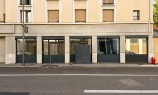 Commerce  168 m² à louer à Tassin-la-Demi-Lune (69160)