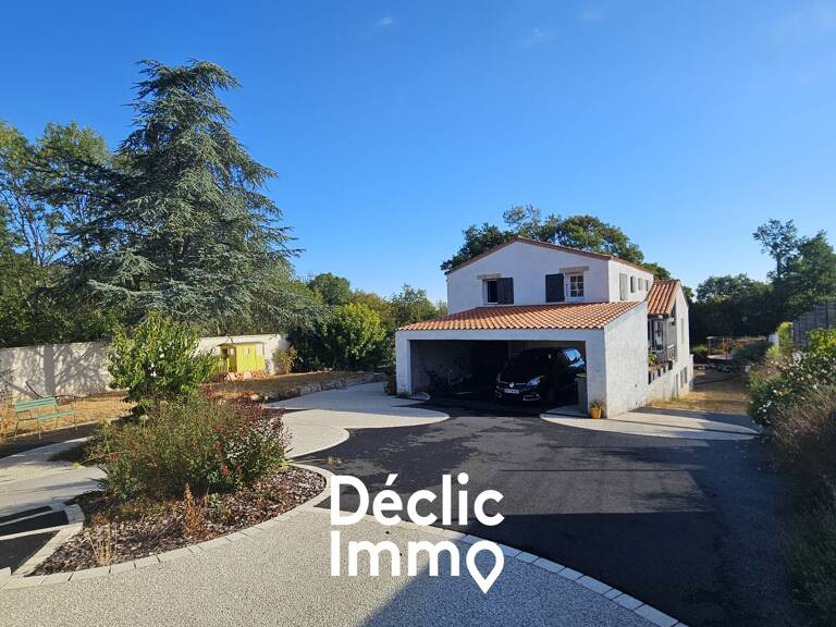Belle maison familiale indépendante de 156 m² avec grand jardin à Chauray — photo 1