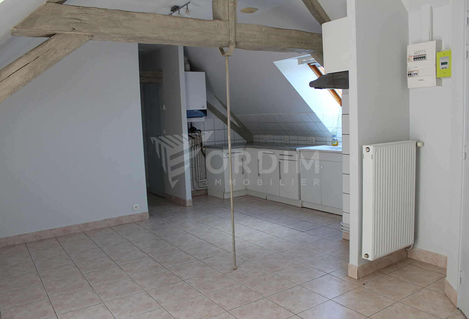 AUXERRE, appartement F2 dans petit immeuble — photo 1
